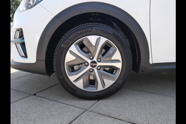 Kia e-Niro Edition 64 kWh | 3Fase | Stoel/Stuur Verwarming | Navi | Adaptief | Carplay |