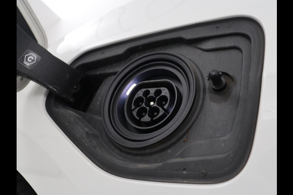 BMW 2 Serie 225 e xDrive Luxury Line | SOH 91,6% | Leder | Carplay | Navigatie | Sfeerverlichting | Cruise control | Climate control | Camera | Park assist |