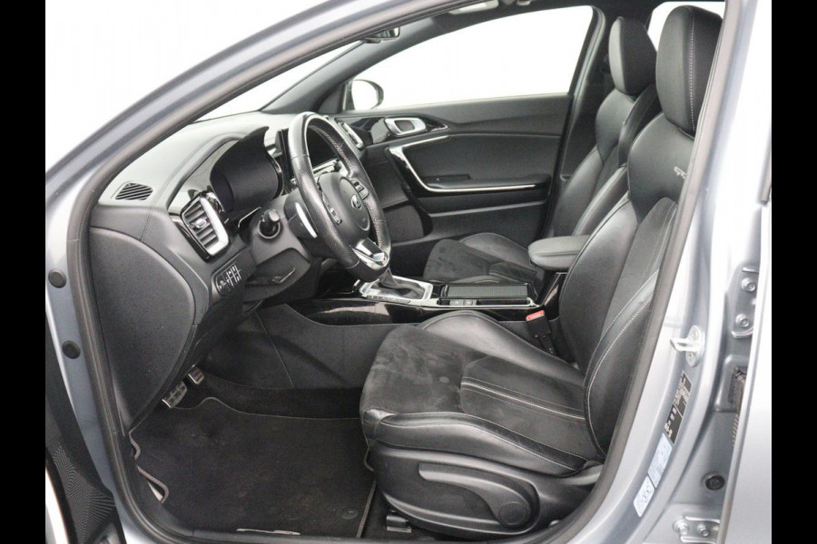 Kia ProCeed 1.5 T-GDI GT-Line | Panoramadak | Leder/alcantara | Stoel/stuur verwarming | Carplay | Cruise control | Climate control | Camera | Park assist |