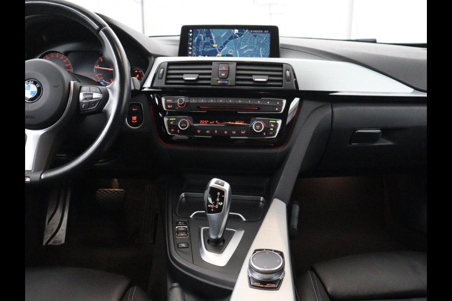 BMW 3 Serie Touring 318i M Sport Corporate Lease | Leder | Stoelverwarming | Bluetooth | Navigatie | Cruise control | Park assist | Climate control |