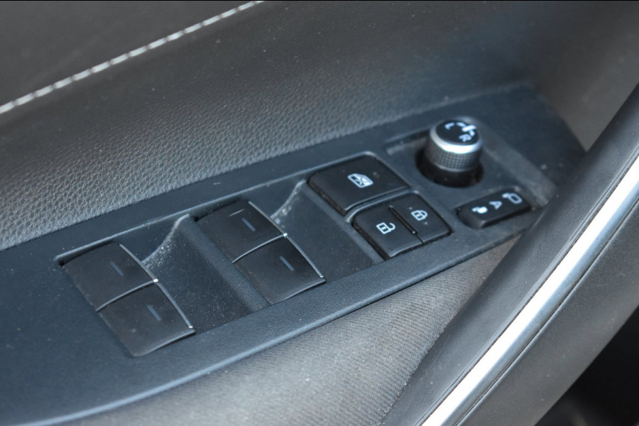 Toyota Corolla Touring Sports 1.8 Hybrid | CAMERA | STOELVERWARMING | APPLE CARPLAY | ANDROID AUTO | NAP