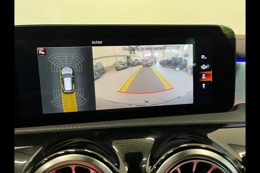 Mercedes-Benz CLA-Klasse Shooting Brake 180 Business Solution AMG Panoramadak Trekhaak Multibeam LED Nightpakket