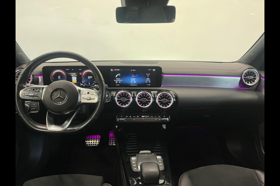 Mercedes-Benz CLA-Klasse Shooting Brake 180 Business Solution AMG Panoramadak Trekhaak Multibeam LED Nightpakket
