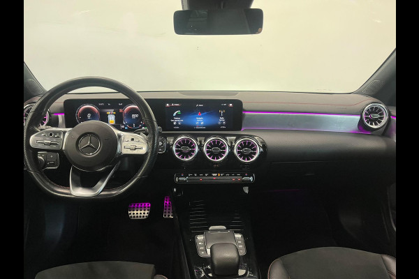 Mercedes-Benz CLA-Klasse Shooting Brake 180 Business Solution AMG Panoramadak Trekhaak Multibeam LED Nightpakket