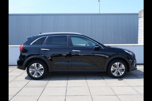 Kia e-Niro DynamicPlusLine 64 kWh | 3Fase | Cruise | Schuif-kanteldak | Navi | keyless | Carplay |