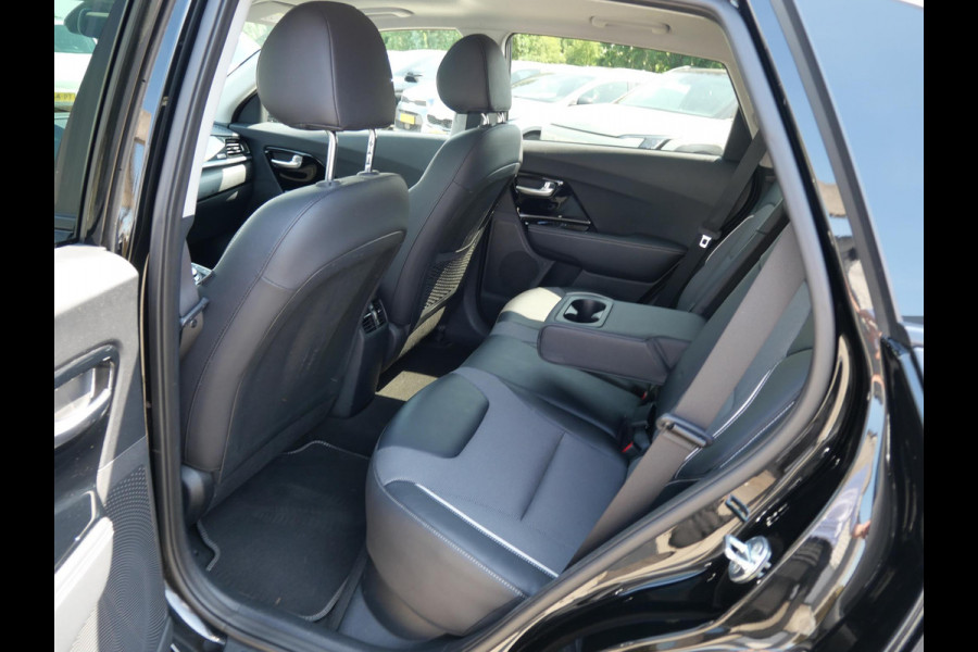 Kia e-Niro DynamicPlusLine 64 kWh | 3Fase | Cruise | Schuif-kanteldak | Navi | keyless | Carplay |