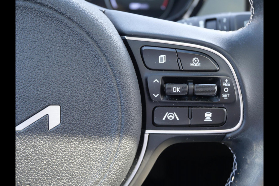 Kia e-Niro DynamicPlusLine 64 kWh | 3Fase | Cruise | Schuif-kanteldak | Navi | keyless | Carplay |