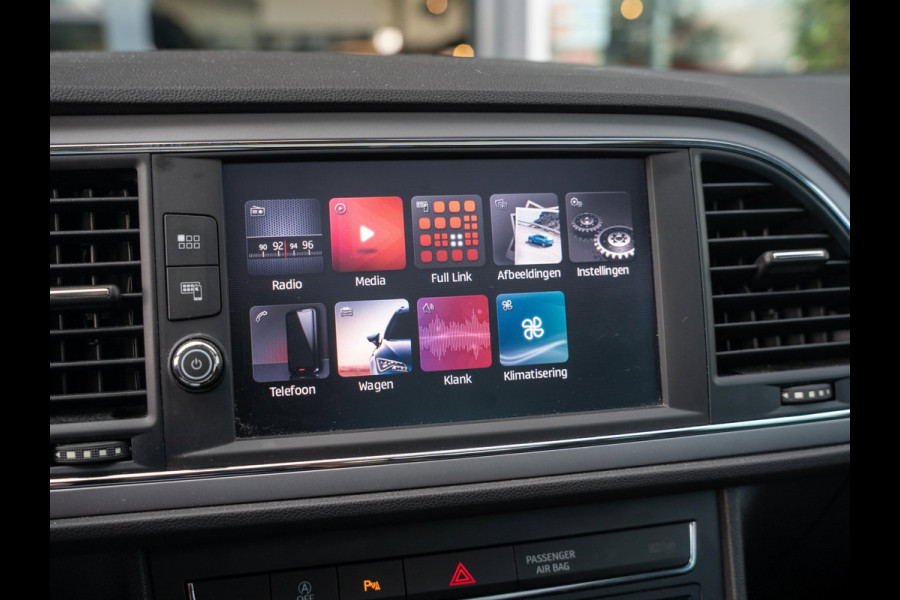 Seat Leon ST 1.0 TSI Style | Panorama | Keyless | Stoelverwarming | Camera | Carplay