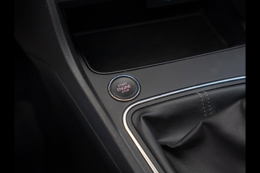 Seat Leon ST 1.0 TSI Style | Panorama | Keyless | Stoelverwarming | Camera | Carplay