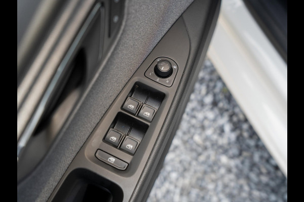 Seat Leon ST 1.0 TSI Style | Panorama | Keyless | Stoelverwarming | Camera | Carplay