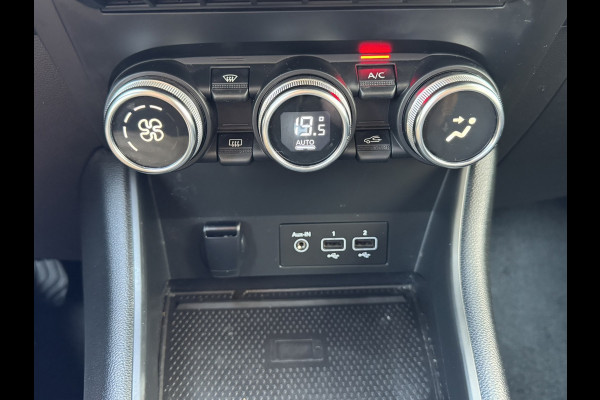 Renault Captur 1.3 TCe 140 Intens Automaat Navi Carplay Clima Camera PDC V+A