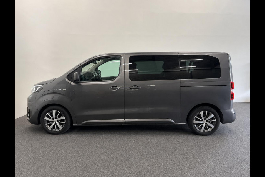 Toyota PROACE Electric Verso L2 Extra Range Luxury 75 kWh 8p Personen bus Panorama dak Lederen bekleding Voorstoelen Climate Control Apple Carplay Android Auto Parkeer sensoren Cruise Control Bumpers in kleur