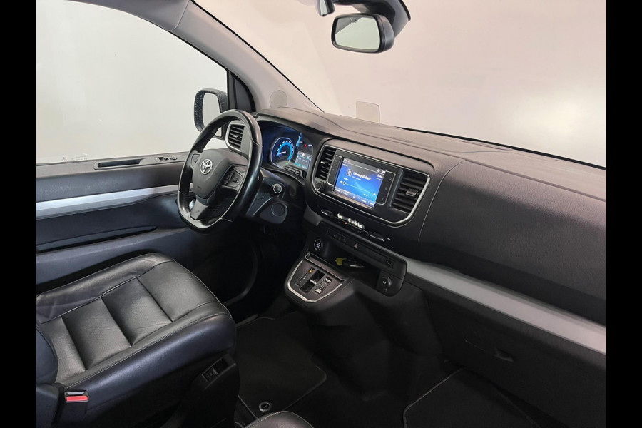 Toyota PROACE Electric Verso L2 Extra Range Luxury 75 kWh 8p Personen bus Panorama dak Lederen bekleding Voorstoelen Climate Control Apple Carplay Android Auto Parkeer sensoren Cruise Control Bumpers in kleur