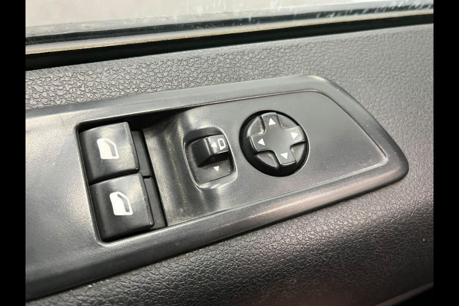 Toyota PROACE Electric Verso L2 Extra Range Luxury 75 kWh 8p Personen bus Panorama dak Lederen bekleding Voorstoelen Climate Control Apple Carplay Android Auto Parkeer sensoren Cruise Control Bumpers in kleur