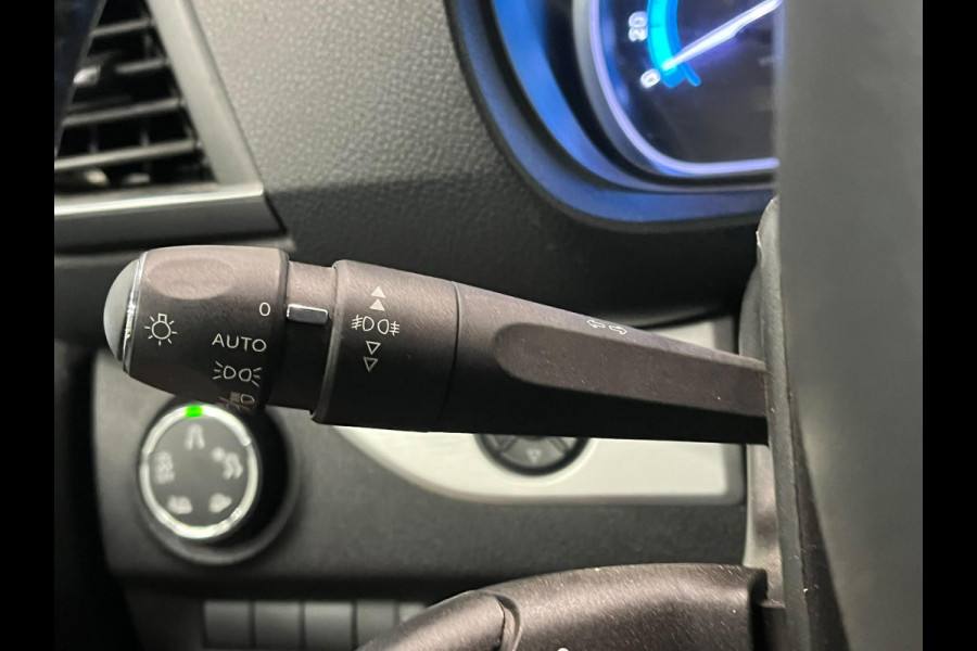 Toyota PROACE Electric Verso L2 Extra Range Luxury 75 kWh 8p Personen bus Panorama dak Lederen bekleding Voorstoelen Climate Control Apple Carplay Android Auto Parkeer sensoren Cruise Control Bumpers in kleur