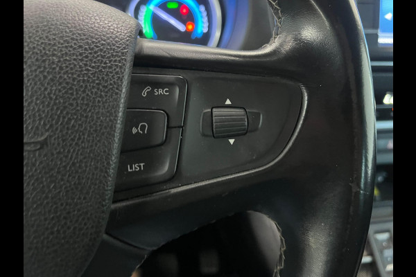 Toyota PROACE Electric Verso L2 Extra Range Luxury 75 kWh 8p Personen bus Panorama dak Lederen bekleding Voorstoelen Climate Control Apple Carplay Android Auto Parkeer sensoren Cruise Control Bumpers in kleur