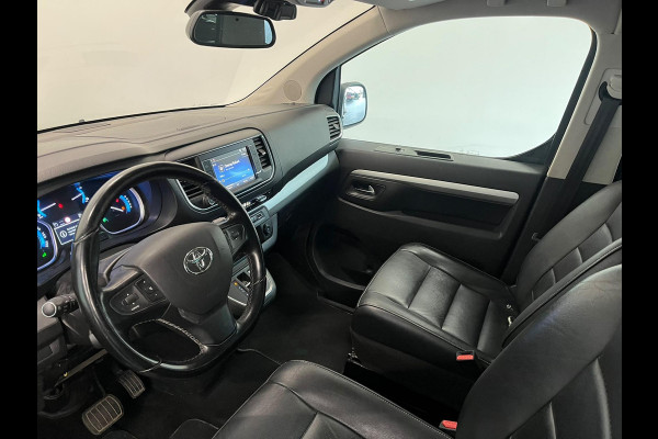 Toyota PROACE Electric Verso L2 Extra Range Luxury 75 kWh 8p Personen bus Panorama dak Lederen bekleding Voorstoelen Climate Control Apple Carplay Android Auto Parkeer sensoren Cruise Control Bumpers in kleur