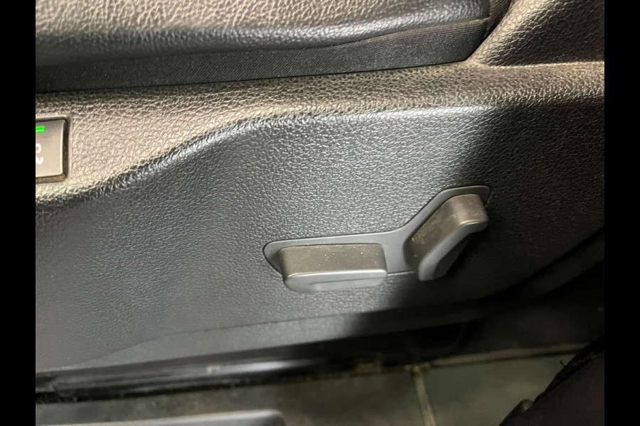 Toyota PROACE Electric Verso L2 Extra Range Luxury 75 kWh 8p Personen bus Panorama dak Lederen bekleding Voorstoelen Climate Control Apple Carplay Android Auto Parkeer sensoren Cruise Control Bumpers in kleur