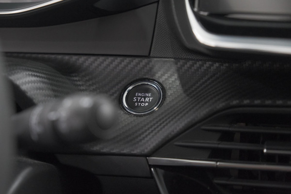 Peugeot 2008 PureTech 130 PK Allure Pack | Trekhaak | Camera | Adaptieve Cruise control | Keyless Entry | Apple Carplay