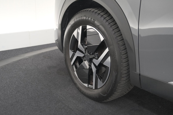 Peugeot 2008 PureTech 100 Allure | Allseason Banden | 360 Camera | Adaptieve Cruise Control | Dodehoekdetetie | Navigatie