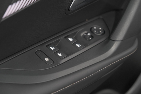 Peugeot 2008 PureTech 100 Allure | Allseason Banden | 360 Camera | Adaptieve Cruise Control | Dodehoekdetetie | Navigatie