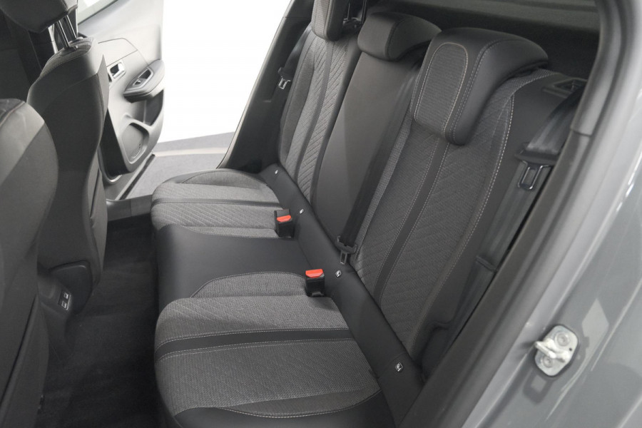 Peugeot 2008 PureTech 100 Allure | Allseason Banden | 360 Camera | Adaptieve Cruise Control | Dodehoekdetetie | Navigatie