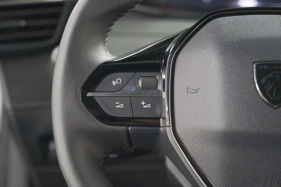 Peugeot 2008 PureTech 100 Allure | Allseason Banden | 360 Camera | Adaptieve Cruise Control | Dodehoekdetetie | Navigatie