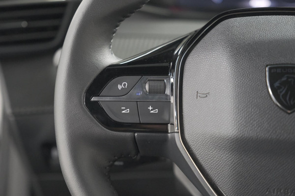 Peugeot 2008 PureTech 100 Allure | Allseason Banden | 360 Camera | Adaptieve Cruise Control | Dodehoekdetetie | Navigatie