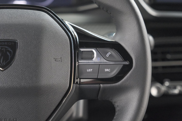 Peugeot 2008 PureTech 100 Allure | Allseason Banden | 360 Camera | Adaptieve Cruise Control | Dodehoekdetetie | Navigatie