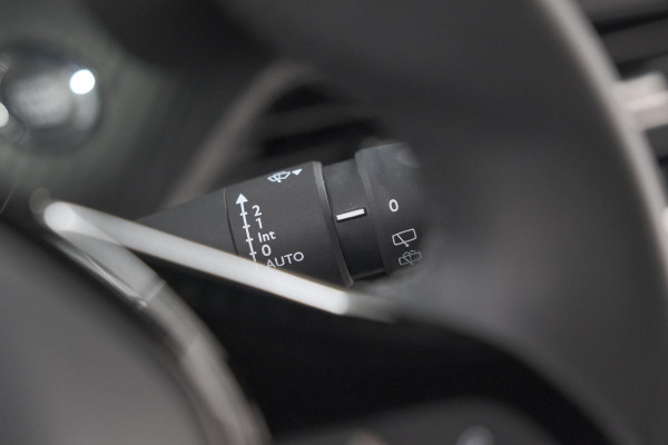 Peugeot 2008 PureTech 100 Allure | Allseason Banden | 360 Camera | Adaptieve Cruise Control | Dodehoekdetetie | Navigatie