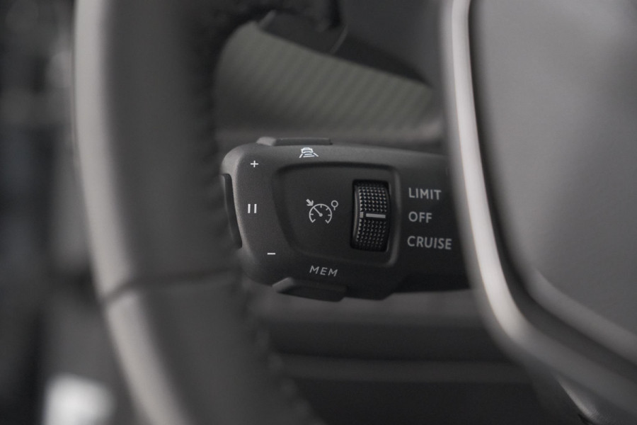 Peugeot 2008 PureTech 100 Allure | Allseason Banden | 360 Camera | Adaptieve Cruise Control | Dodehoekdetetie | Navigatie