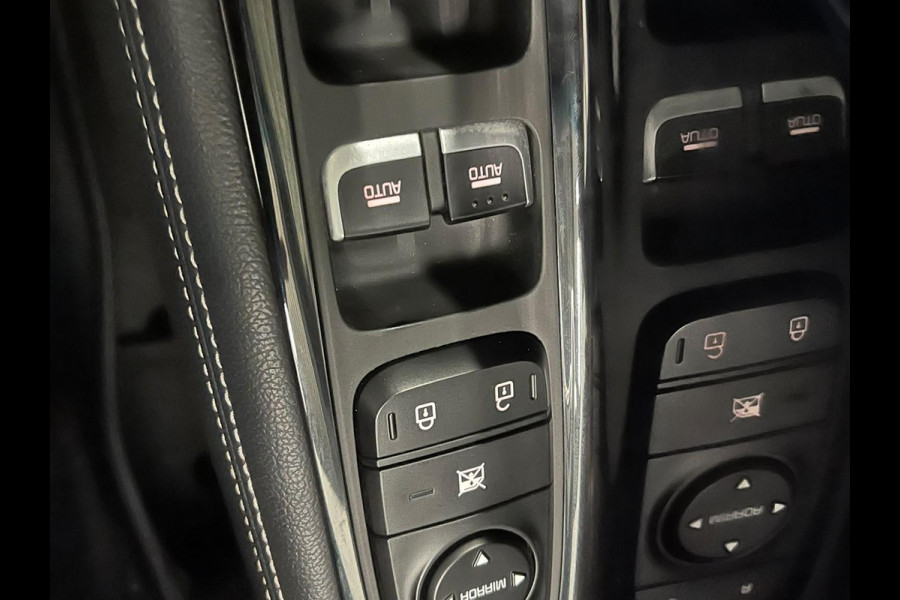 Kia Niro 1.6 GDi PHEV ExecutiveLine Navigatie Apple Carplay Android Auto Camera Parkeersensoren achter Adaptive Cruise Control Stoelverwarming en verkoeling Stuurverwarming Elektrisch verstelbare stoelen Climate Control