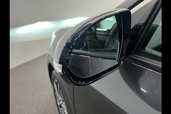 Kia Niro 1.6 GDi PHEV ExecutiveLine Navigatie Apple Carplay Android Auto Camera Parkeersensoren achter Adaptive Cruise Control Stoelverwarming en verkoeling Stuurverwarming Elektrisch verstelbare stoelen Climate Control