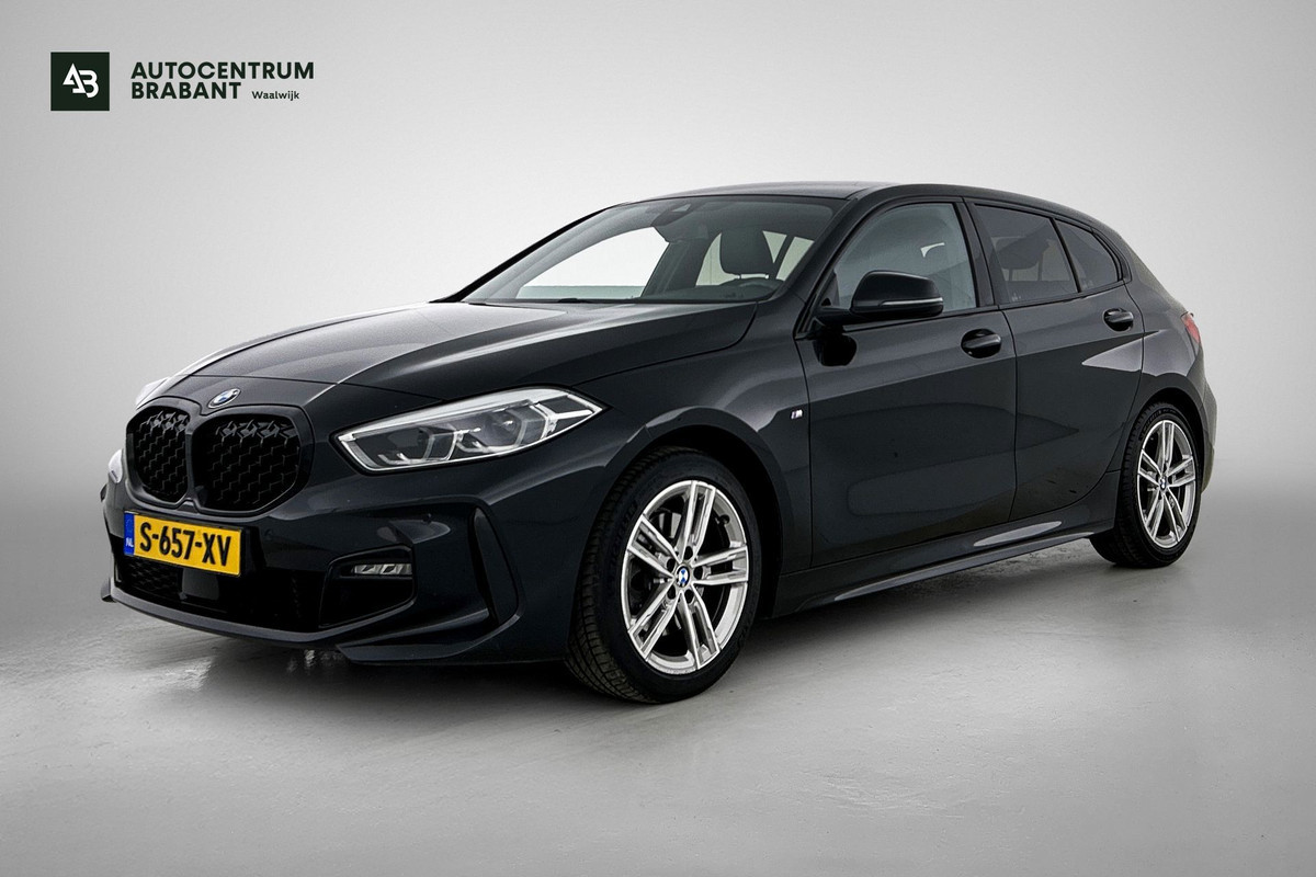 BMW 1-serie 118i Corporate Executive M-sport (Dealer OnderH, NAvi, StoelV, PDC V+A, Led, Cruise Con, Etc)