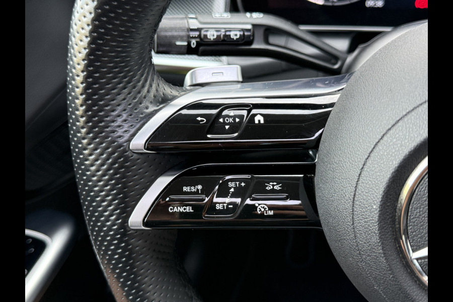 Mercedes-Benz GLC 300e 4MATIC AMG Line | Pano | Trekhaak | Distronic | Camera | 20 inch