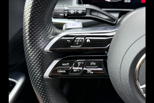 Mercedes-Benz GLC 300e 4MATIC AMG Line | Pano | Trekhaak | Distronic | Camera | 20 inch