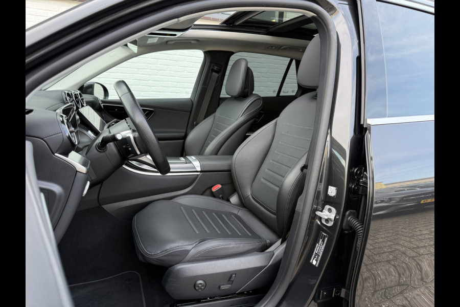 Mercedes-Benz GLC 300e 4MATIC AMG Line | Pano | Trekhaak | Distronic | Camera | 20 inch