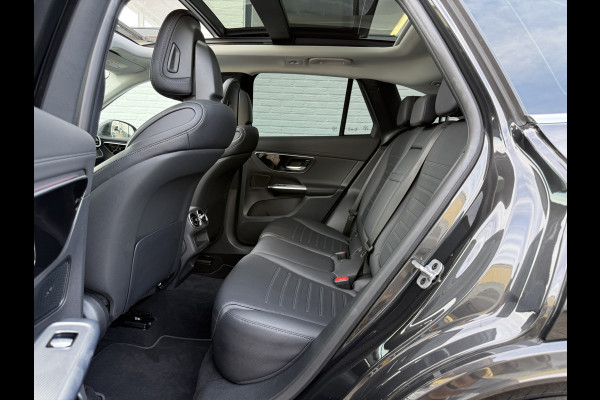 Mercedes-Benz GLC 300e 4MATIC AMG Line | Pano | Trekhaak | Distronic | Camera | 20 inch