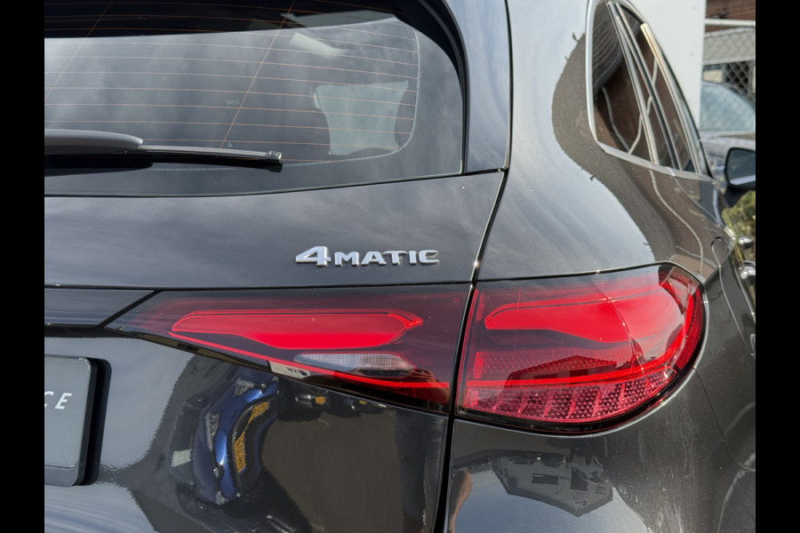 Mercedes-Benz GLC 300e 4MATIC AMG Line | Pano | Trekhaak | Distronic | Camera | 20 inch