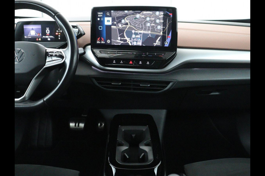 Volkswagen ID.5 Pro 77 kWh | SOH 93,5% | Memory | Leder/alcantara | Stuur/stoel verwarming | Climate control | Adaptive cruise | Sfeerverlichting | Camera | Park assist | Trekhaak |