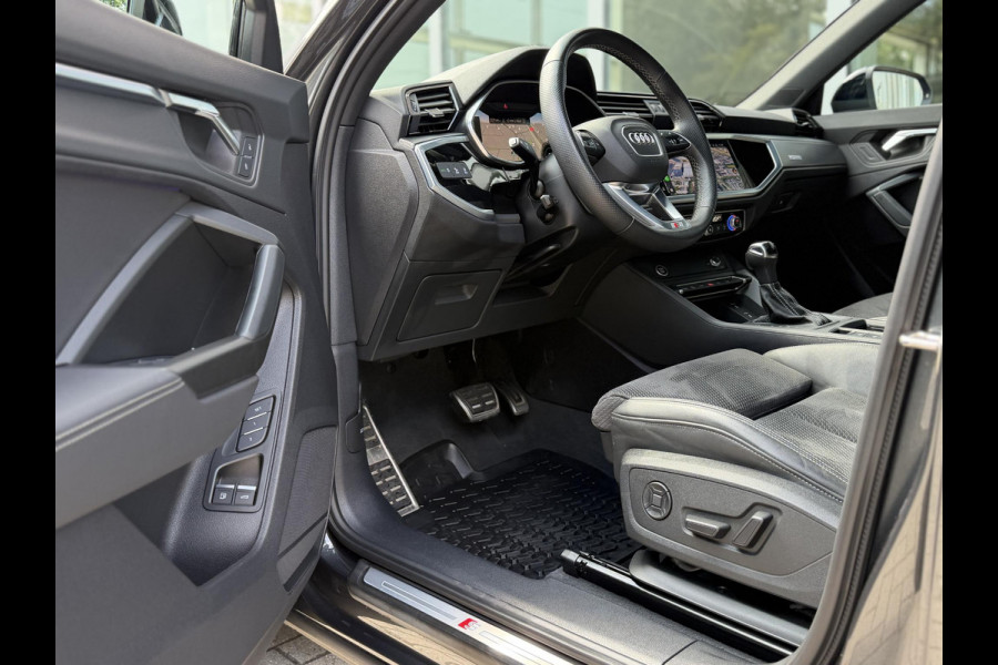Audi Q3 Sportback 45 TFSI e S-Line |Pano|Memory|Sfeer|ACC|20"|Trekhaak|Daytona-Zwartoptiek