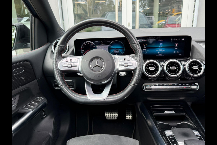 Mercedes-Benz B-Klasse 200 Bus. Solution AMG Night|Pano|Carplay|Sfeer|Cam|Trekhaak