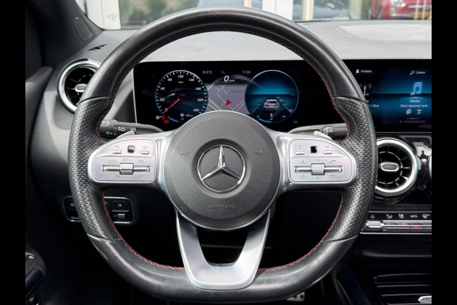 Mercedes-Benz B-Klasse 200 Bus. Solution AMG Night|Pano|Carplay|Sfeer|Cam|Trekhaak