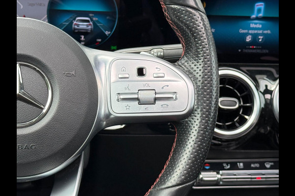 Mercedes-Benz B-Klasse 200 Bus. Solution AMG Night|Pano|Carplay|Sfeer|Cam|Trekhaak