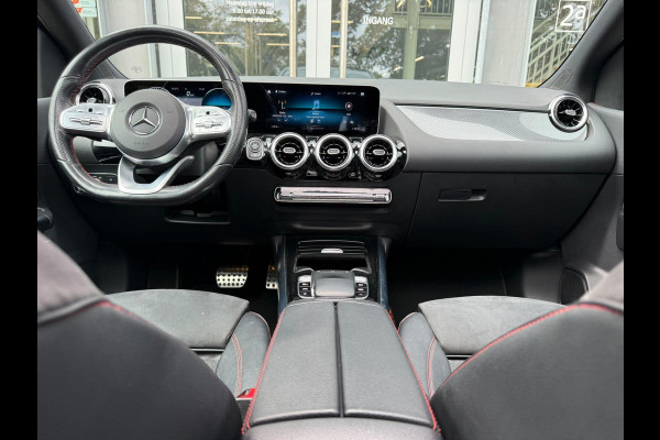 Mercedes-Benz B-Klasse 200 Bus. Solution AMG Night|Pano|Carplay|Sfeer|Cam|Trekhaak