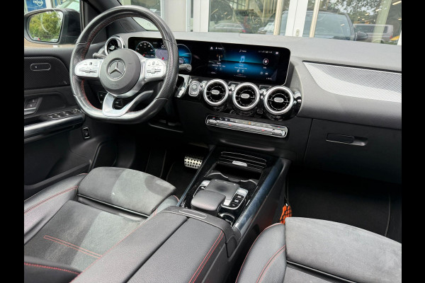 Mercedes-Benz B-Klasse 200 Bus. Solution AMG Night|Pano|Carplay|Sfeer|Cam|Trekhaak