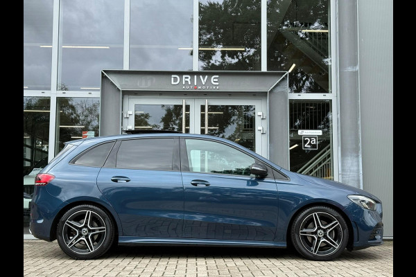 Mercedes-Benz B-Klasse 200 Bus. Solution AMG Night|Pano|Carplay|Sfeer|Cam|Trekhaak