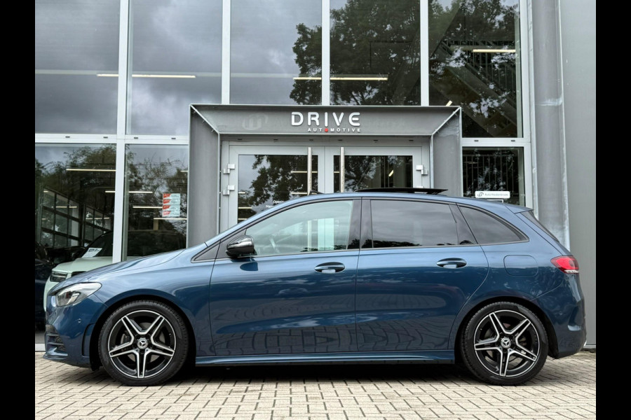 Mercedes-Benz B-Klasse 200 Bus. Solution AMG Night|Pano|Carplay|Sfeer|Cam|Trekhaak