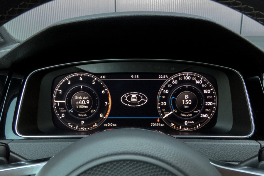 Volkswagen Golf 1.5 TSI R-Line | ACC | Panoramadak | Apple carplay | LED | Navi | Camera