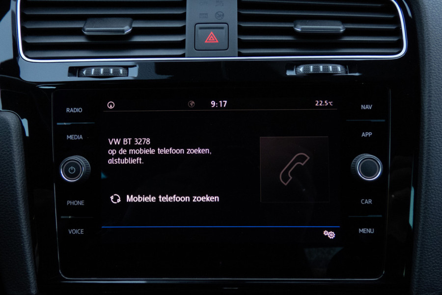 Volkswagen Golf 1.5 TSI R-Line | ACC | Panoramadak | Apple carplay | LED | Navi | Camera